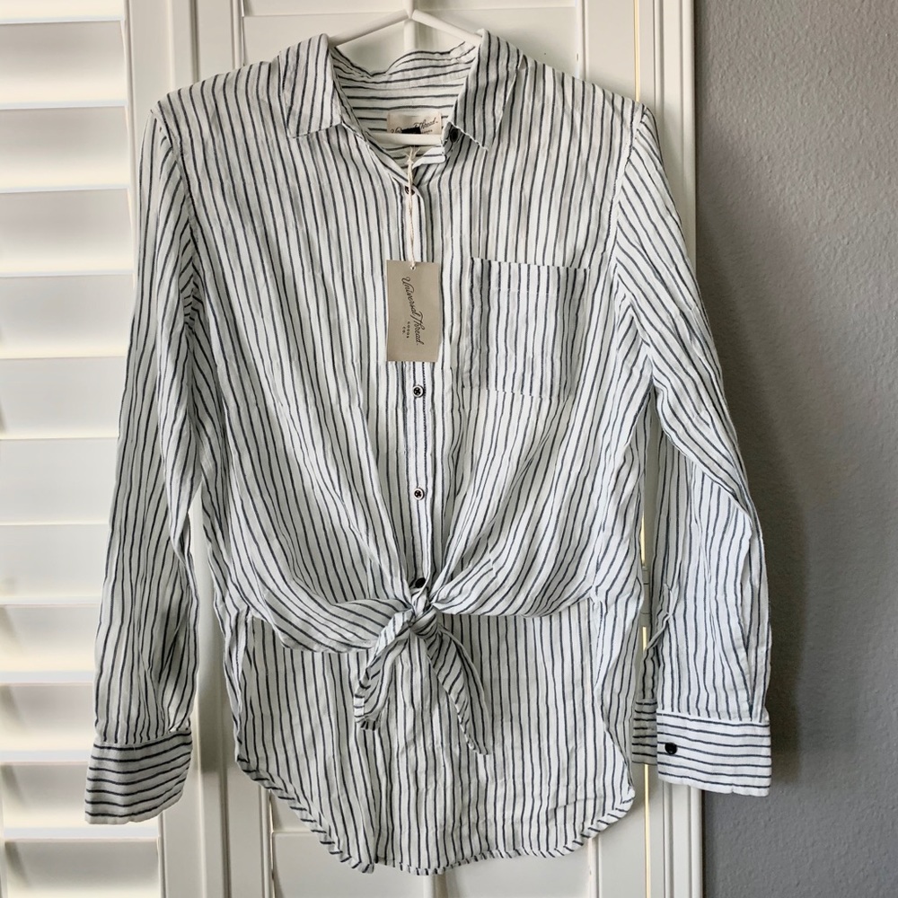 Universal Thread front tie shirt